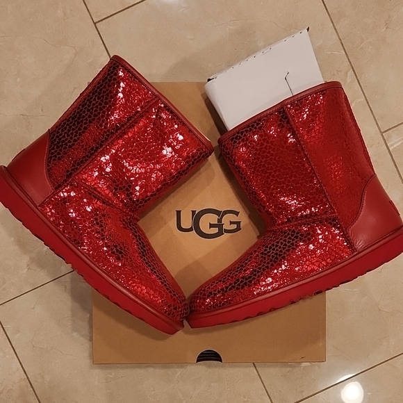 UGG Red HEARTS Sequined Boots. NEW! Metallic, Shiny. - Picture 3 of 16